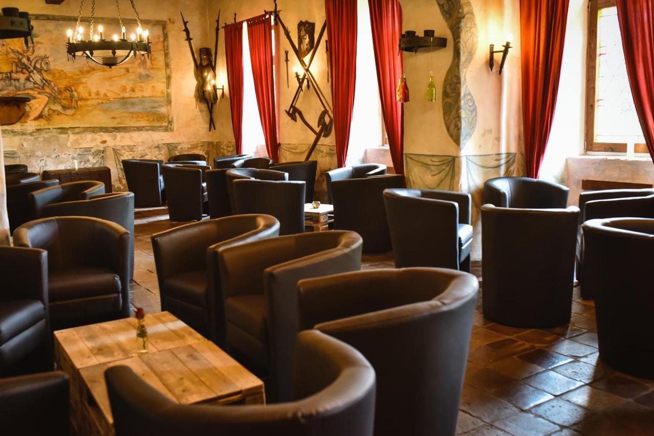 Hotel Zamek Kamenny Dvur à Kynsperk nad Ohri Extérieur photo