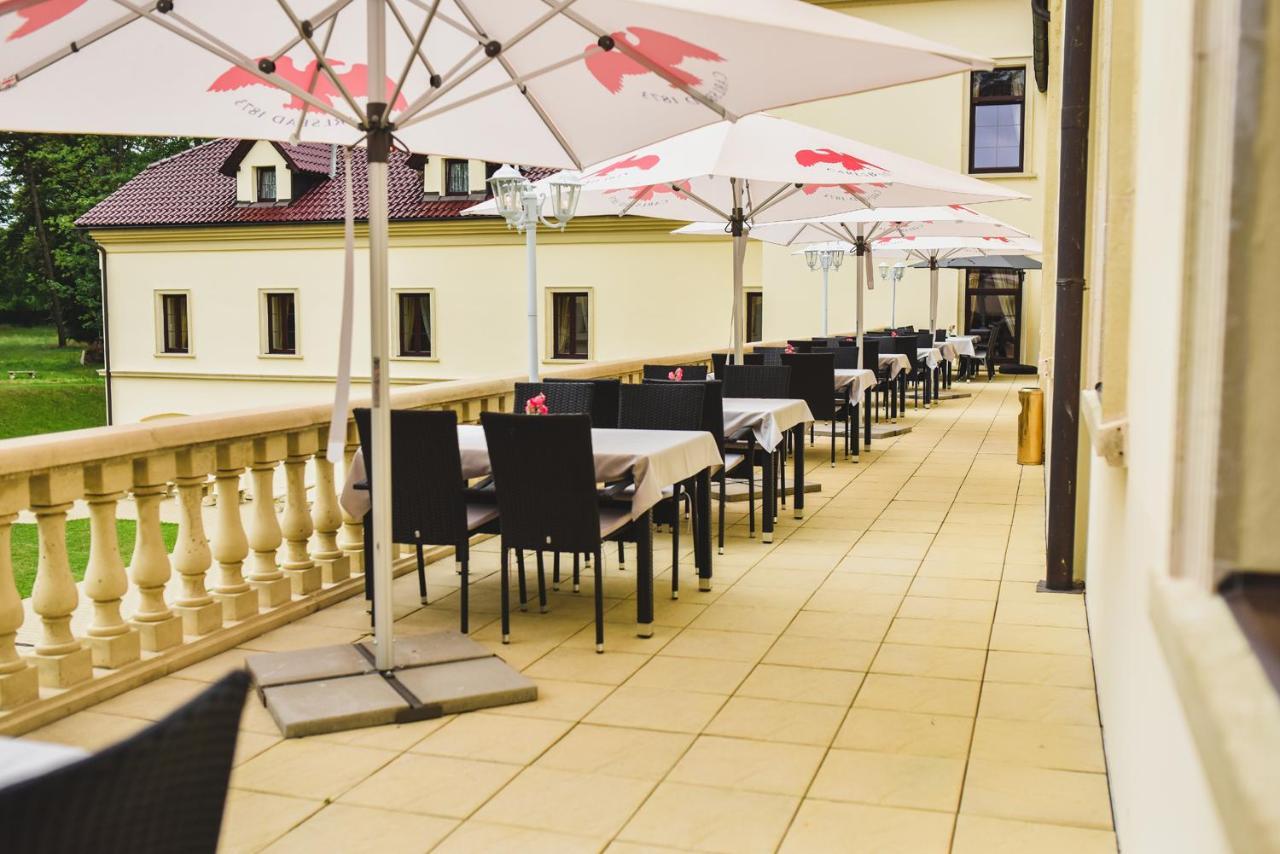 Hotel Zamek Kamenny Dvur à Kynsperk nad Ohri Extérieur photo