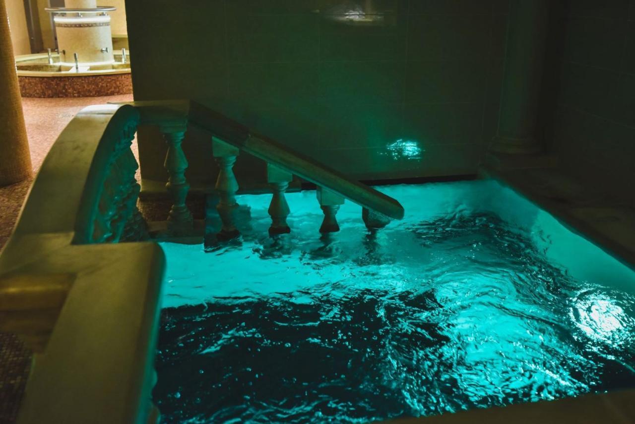 Hotel Zamek Kamenny Dvur à Kynsperk nad Ohri Extérieur photo