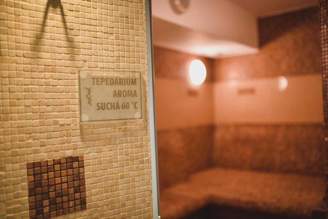 Hotel Zamek Kamenny Dvur à Kynsperk nad Ohri Extérieur photo