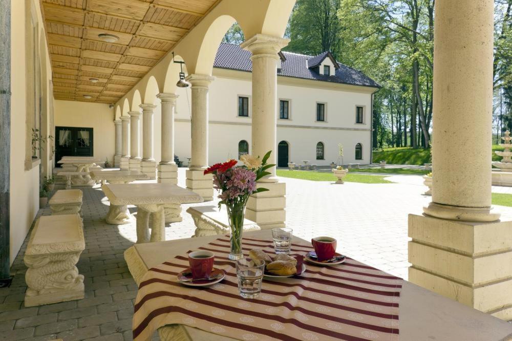 Hotel Zamek Kamenny Dvur à Kynsperk nad Ohri Extérieur photo