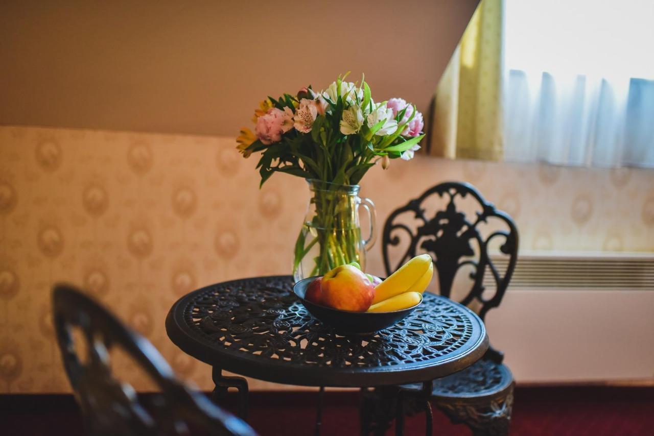 Hotel Zamek Kamenny Dvur à Kynsperk nad Ohri Extérieur photo