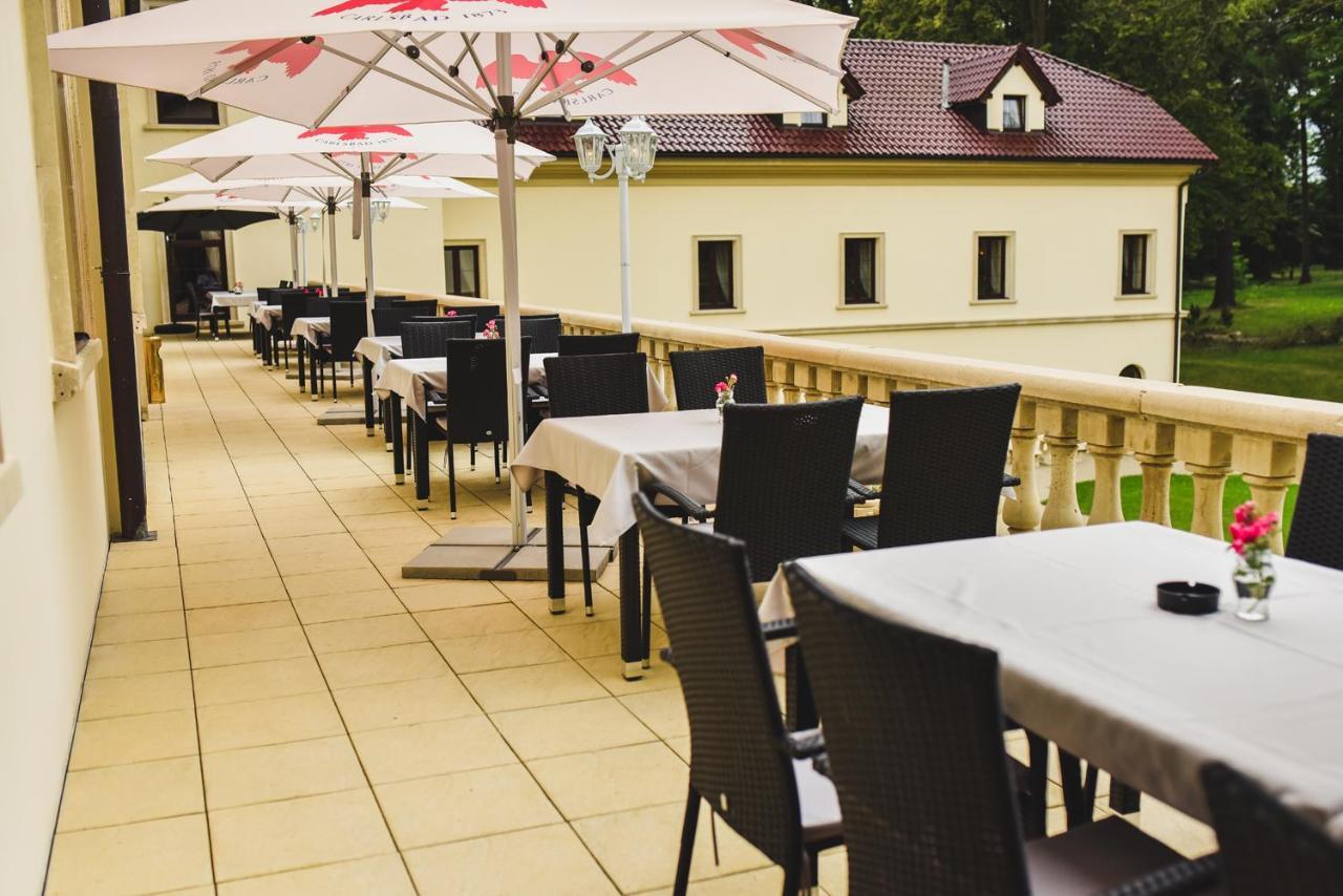 Hotel Zamek Kamenny Dvur à Kynsperk nad Ohri Extérieur photo