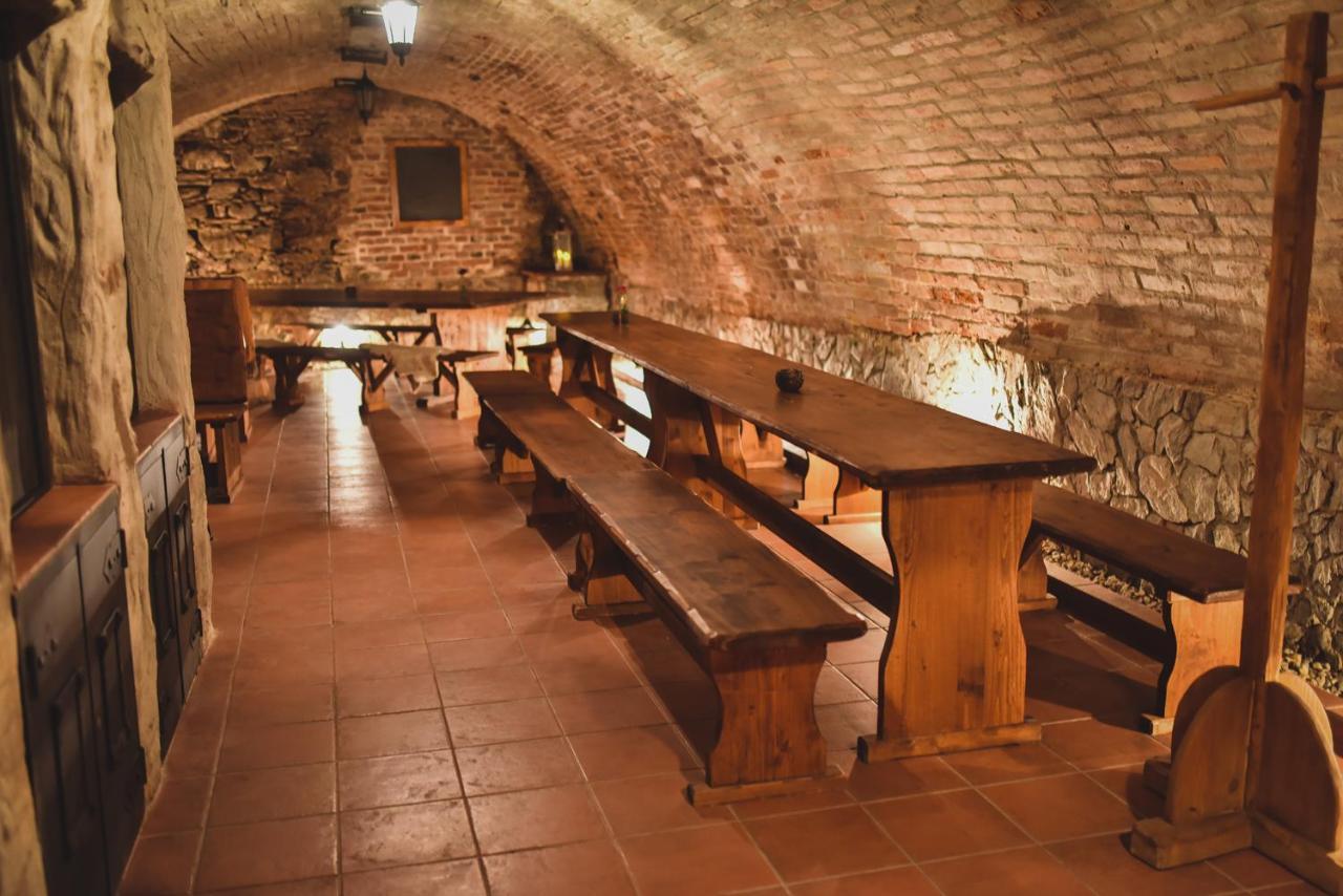 Hotel Zamek Kamenny Dvur à Kynsperk nad Ohri Extérieur photo