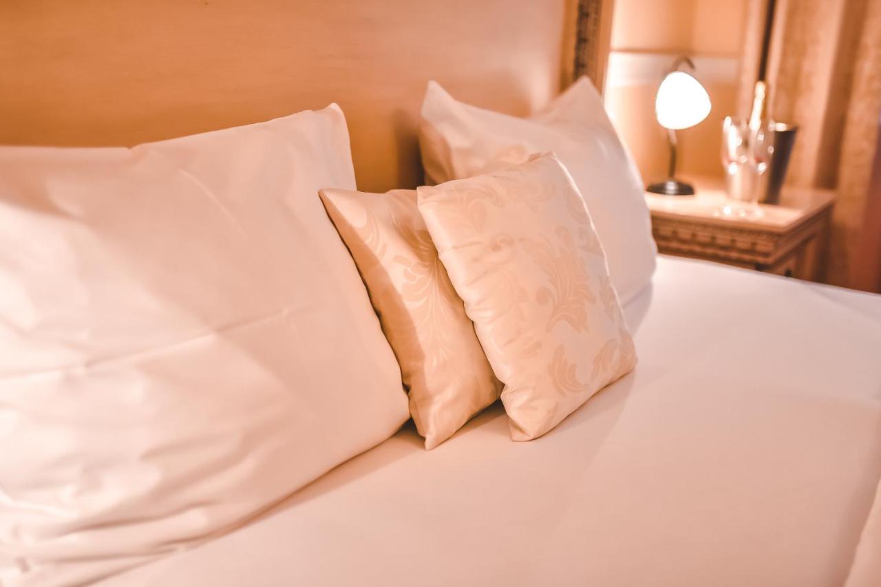 Hotel Zamek Kamenny Dvur à Kynsperk nad Ohri Extérieur photo
