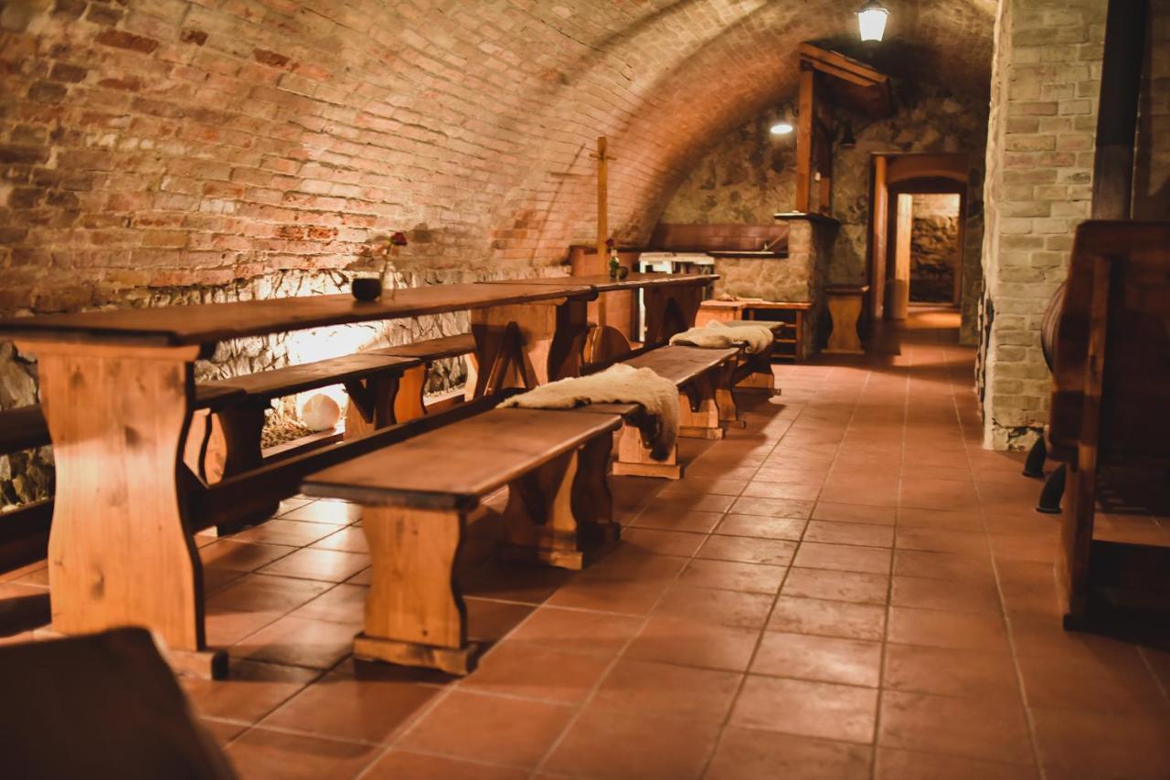Hotel Zamek Kamenny Dvur à Kynsperk nad Ohri Extérieur photo