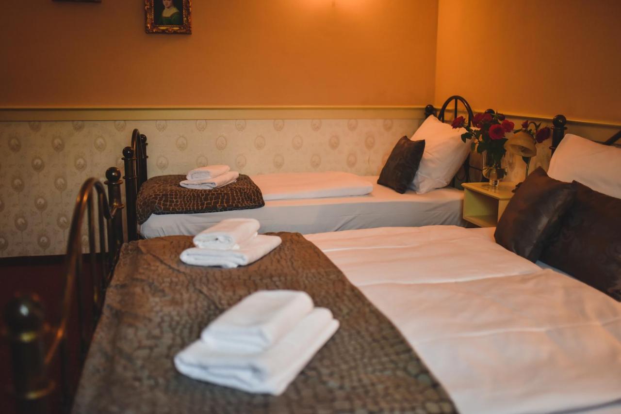 Hotel Zamek Kamenny Dvur à Kynsperk nad Ohri Extérieur photo