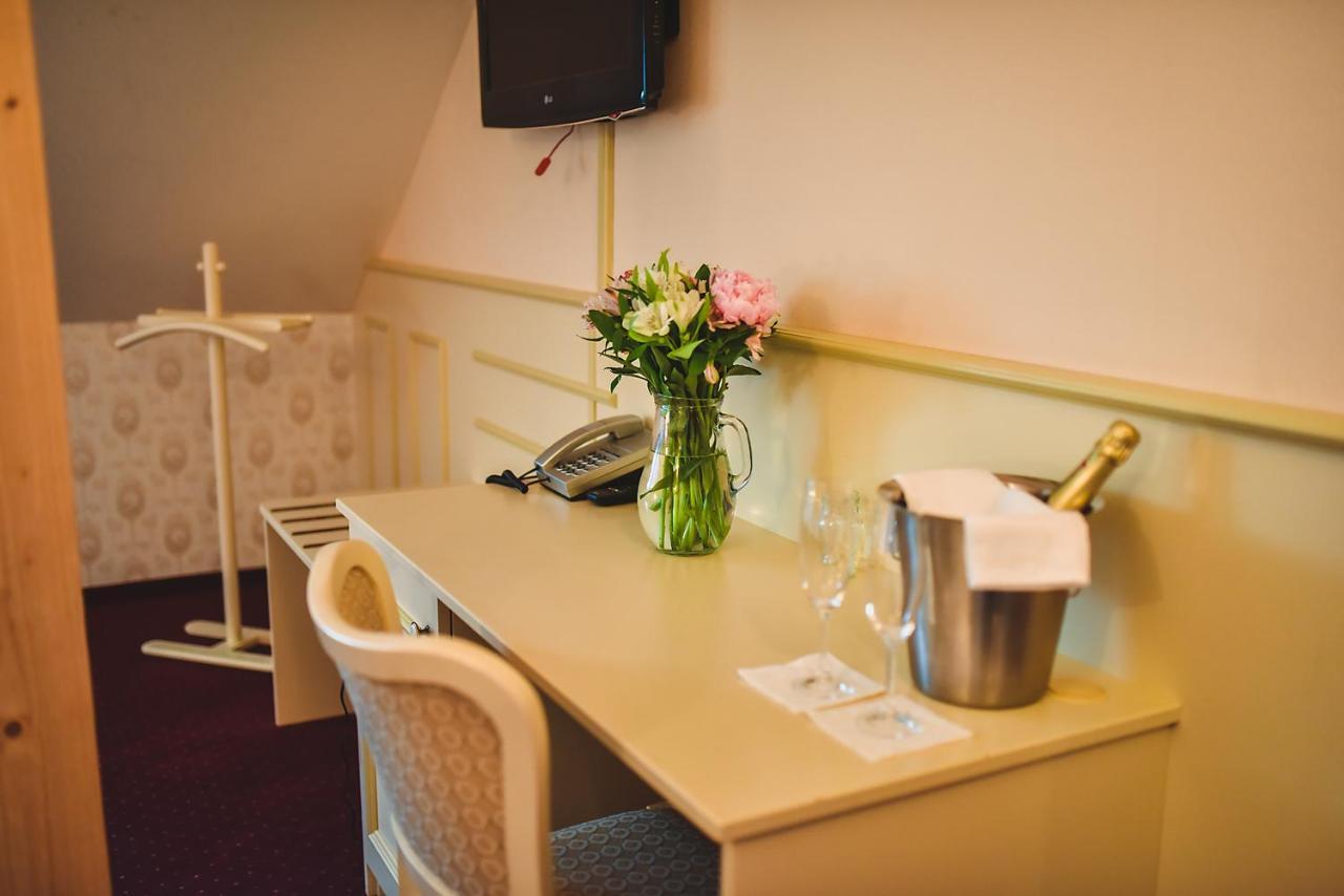 Hotel Zamek Kamenny Dvur à Kynsperk nad Ohri Extérieur photo