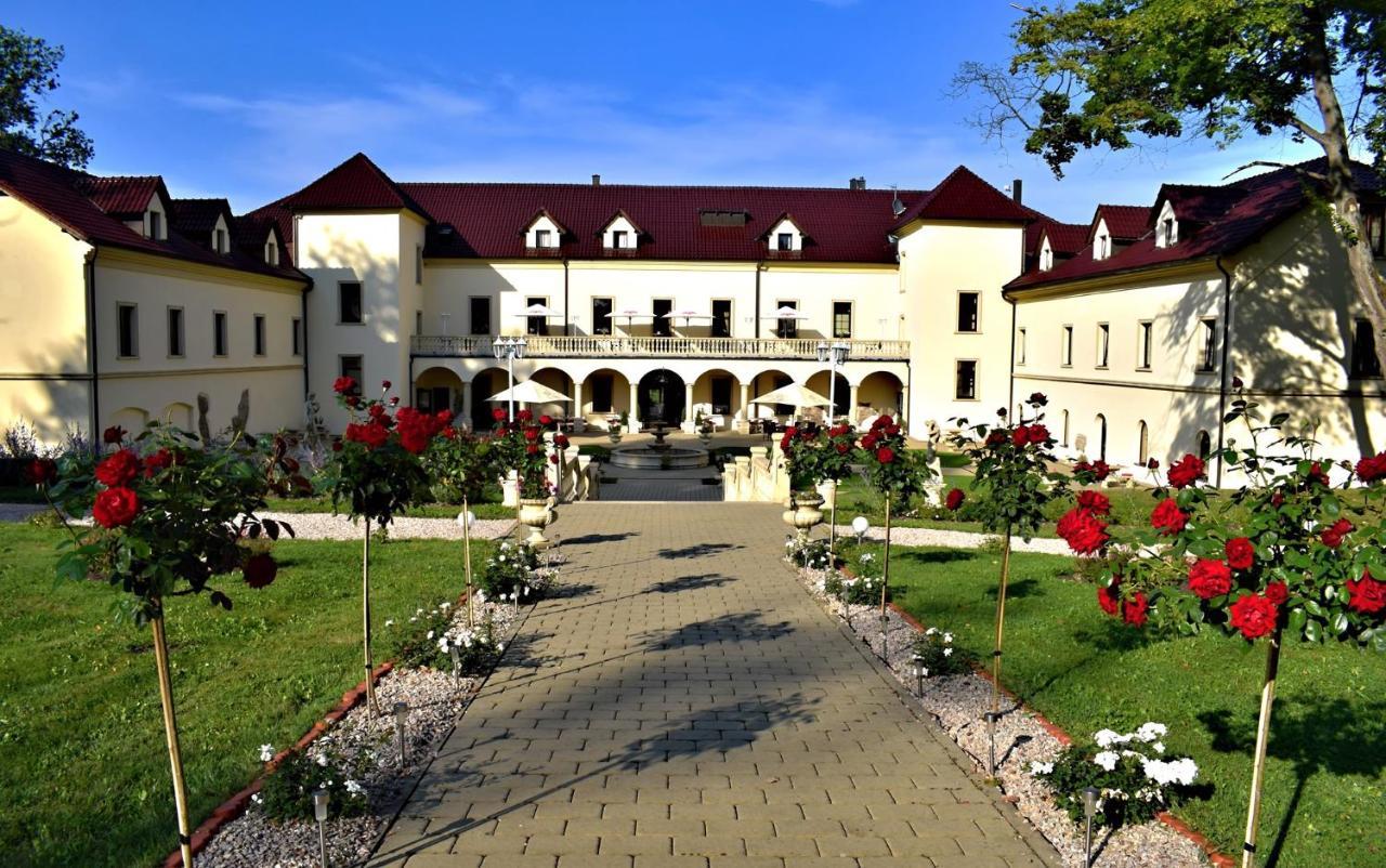 Hotel Zamek Kamenny Dvur à Kynsperk nad Ohri Extérieur photo